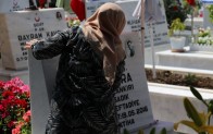 Babalar Günü’nde şehitlik ziyareti