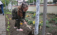 İlkokul öğrencileri toprakla tanıştı