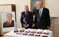 KKTC Cumhurbaşkanı  Ersin Tatar Londra’da kitap tanıtımında konuştu