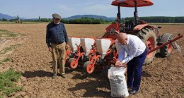 Ata tohumları toprakla buluşuyor