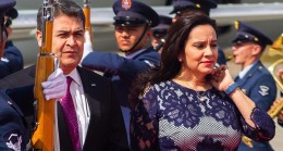 Honduras Devlet Başkanı Hernandez korona oldu