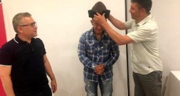 Aamir Khan’a deri börk şapkası hediye edildi