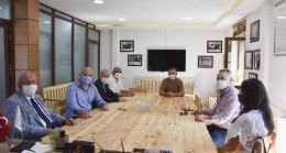 100 çocuğa giysi yardımı