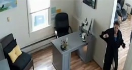 Nancy Pelosi, kuaförde maskesiz görüntülenince büyük tepki topladı