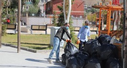 Kent park bilinçsizce kirletiliyor