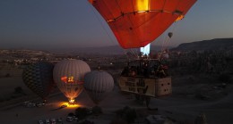Kapadokya’da balonlar kadına yönelik şiddete dikkat çekmek için havalandı