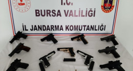 Silah kaçakçısının evine şok baskın