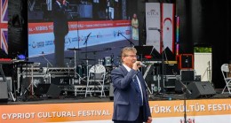 Londra’da düzenlenen “6. Kıbrıs Türk Kültür Festivali’de Başbakan Ünal Üstel’de katılımcılara seslendi