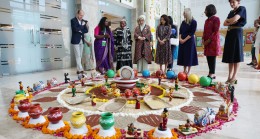 Emine Erdoğan, G20 Liderler Zirvesi için bulunduğu Hindistan’da lider eşleriyle bir araya geldi