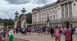 Birleşik Krallık’ta hizmet sektörü bu ay daraldı