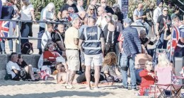 İngiltere sokak çetelerine teslim! ‘Dikkat telefonununuz çalınabilir’ uyarıları asıldı