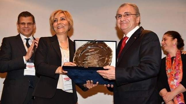 TÜROB Başkanı Müberra Eresin’e Uluslararası Ödül