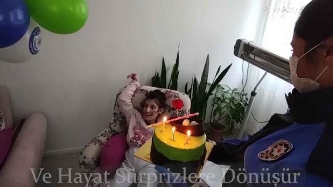 Polisten özel çocuklara özel klip