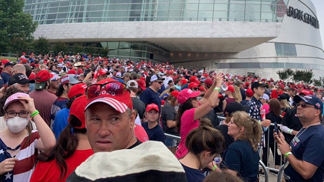 Binlerce Trump destekçisi Tulsa’da