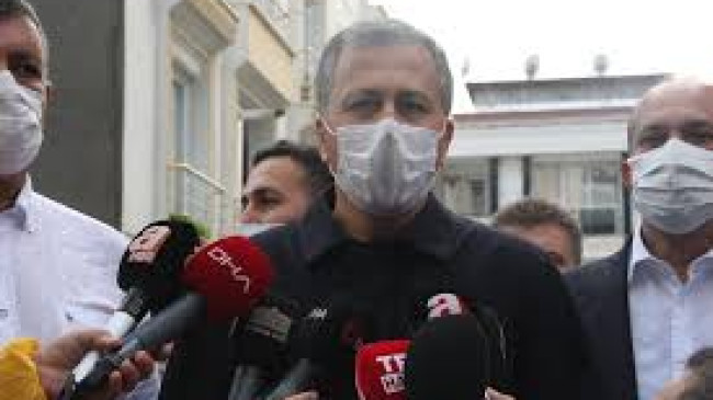 İstanbul Valisi Ali Yerlikaya, Esenyurt’ta meydana gelen sel felaketinde 39 yaşlarında bir Suriyeli vatandaşın hayatını kaybettiğini açıkladı.