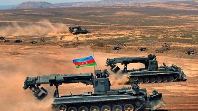 Azerbaycan, Ermenistan’a ait askeri üssü nokta atışıyla yok etti