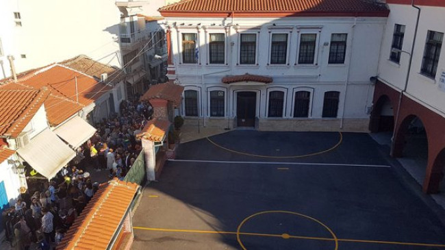 Yunanistan, Batı Trakya Türklerini asimile etmek için Türk okullarını kapatıyor