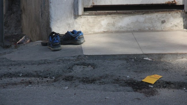 Pompalı tüfekle vurulan genç öldü