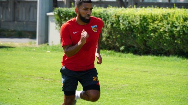 Lennon ligin başlamasını bekliyor