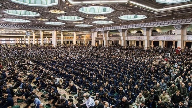 Tahran’da cuma namazı kılınacak