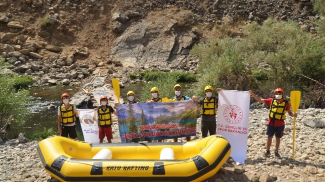 Şırnak’ta sosyal mesafeli rafting