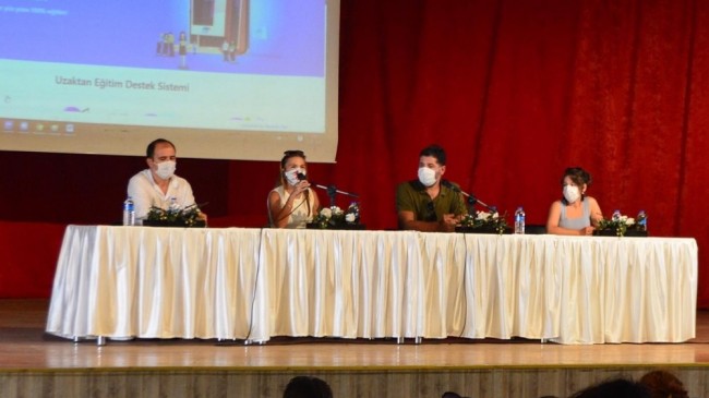 Velilere uzaktan eğitimi anlattılar