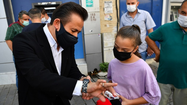 COVID-19 ile mücadelede dezenfektanlar kola takıldı