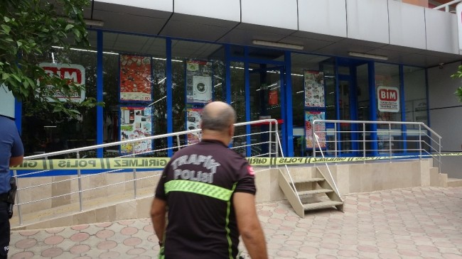 Marketi basıp kasiyer kadını öldürdü