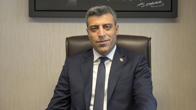 Yenilik Partisi Genel Başkanı Öztürk Yılmaz Dünya Gazeteciler Gününü Kutladı