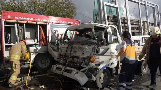 Arnavutköy’de feci kaza: 3 yaralı