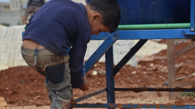 İdlib kırsalındaki kampları sel vurdu