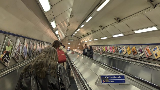 Londra’da daha fazla metro hattına 4G ve 5G mobil kapsama alanı
