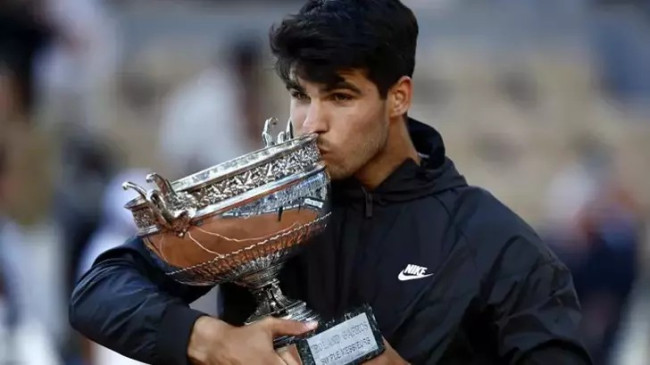 Carlos Alcaraz, Roland Garros’ta şampiyonluğa ulaştı
