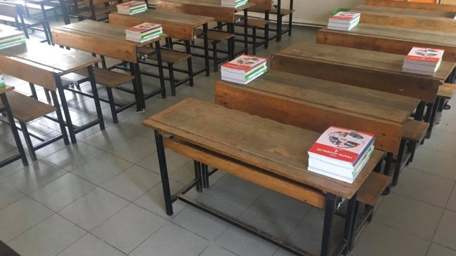 Ders kitapları okullara dağıtıldı