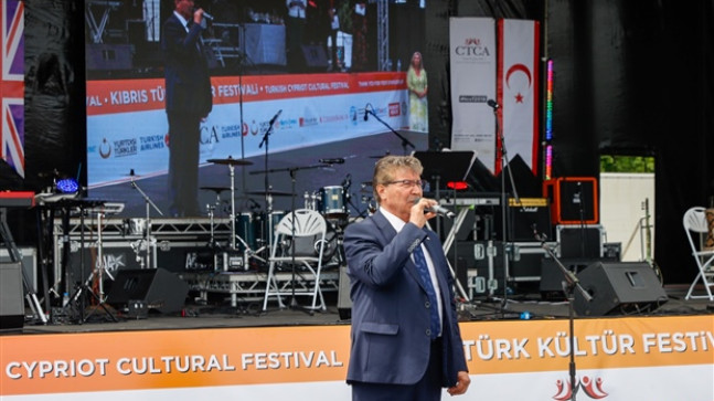 Londra’da düzenlenen “6. Kıbrıs Türk Kültür Festivali’de Başbakan Ünal Üstel’de katılımcılara seslendi